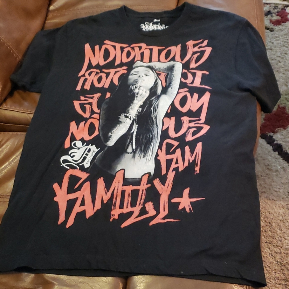 T-SHIRT